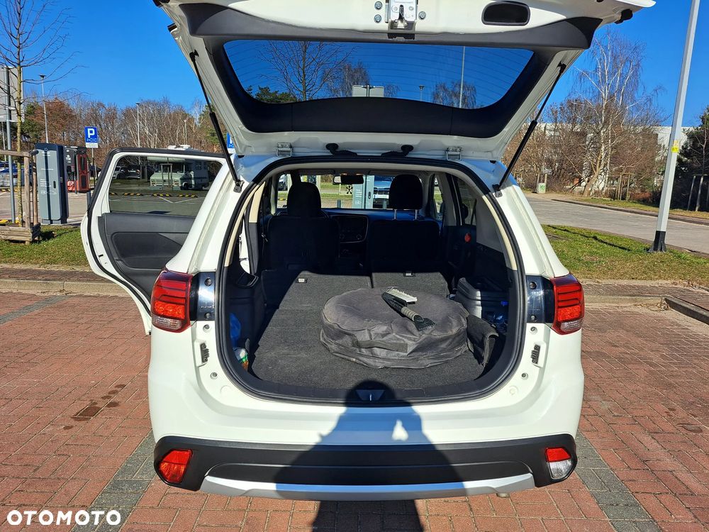 Mitsubishi Outlander 2.0 2WD Diamant - 19