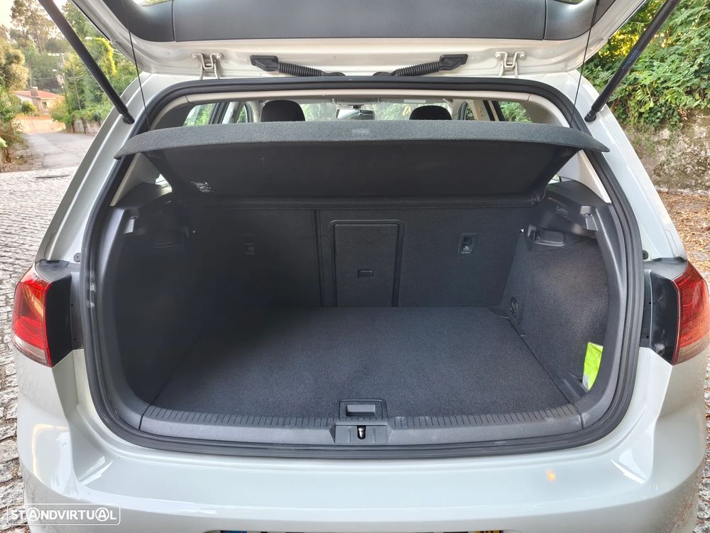 VW Golf 1.6 TDi DPF BlueMotion - 13