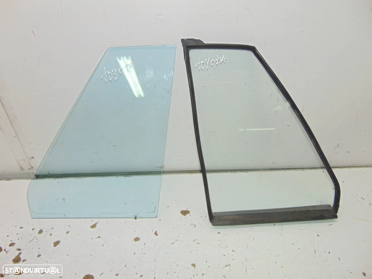 Toyota vidros triangulares - 2