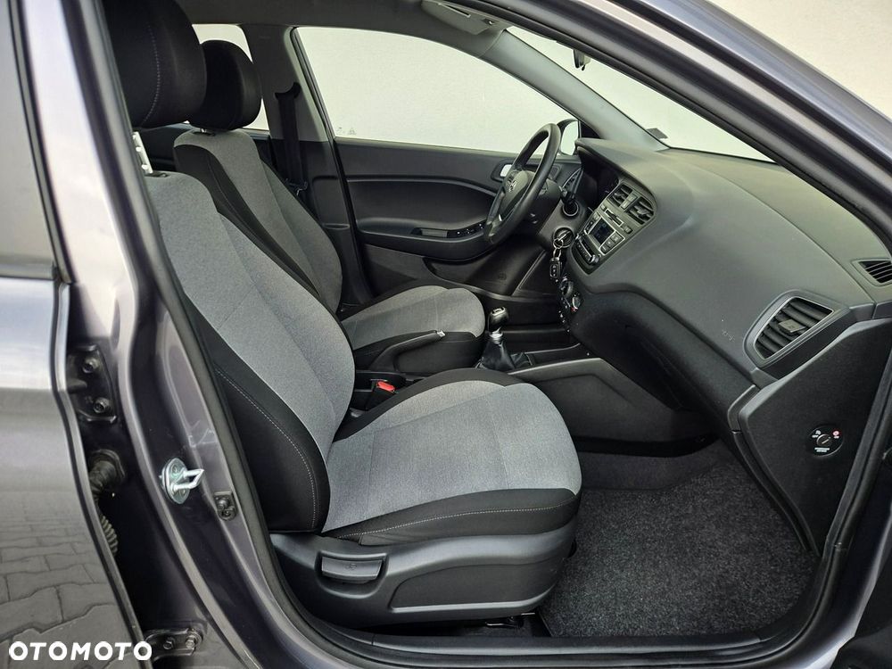 Hyundai i20 - 12