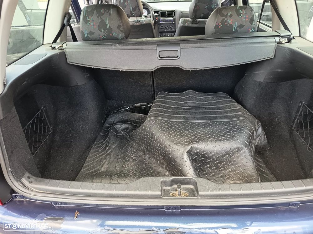 VW Polo 1.4 Trendline AC - 11