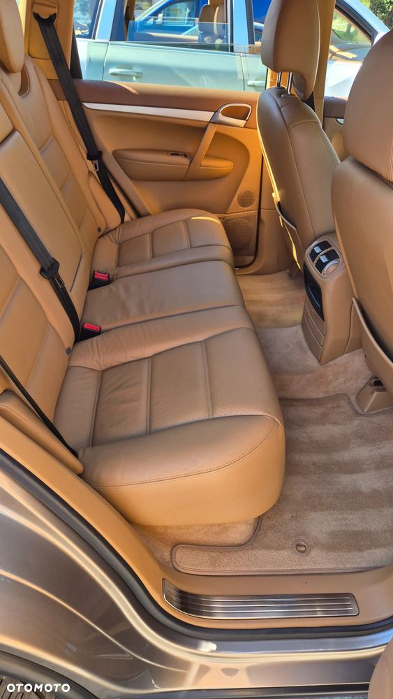Porsche Cayenne - 17