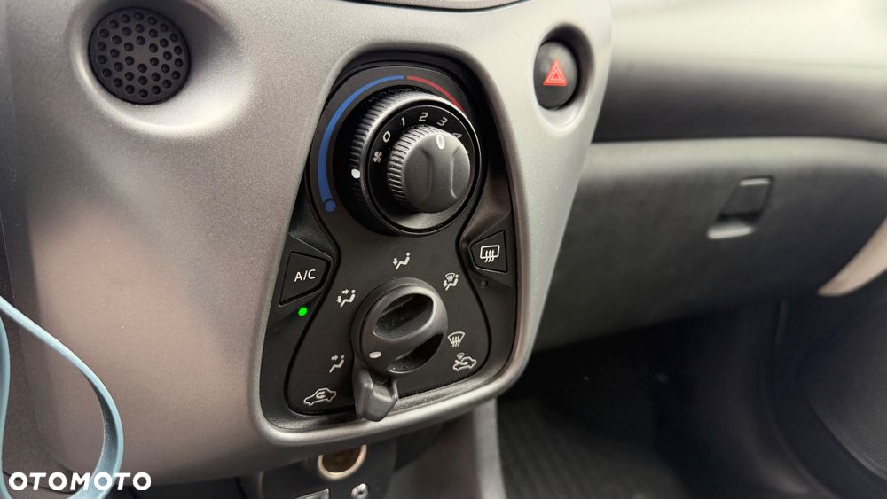 Toyota Aygo x-business - 22