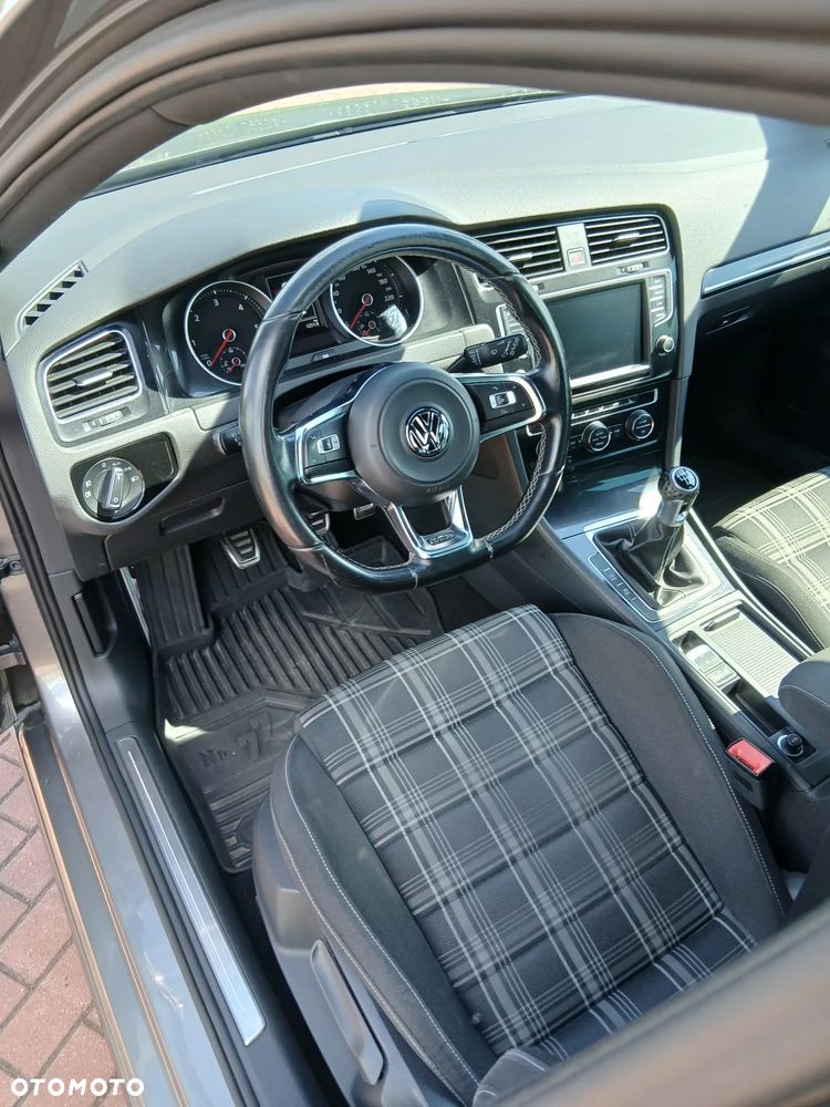 Volkswagen Golf 2.0 TDI BMT GTD - 15