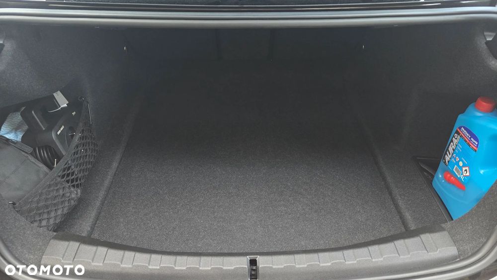 BMW Seria 3 320i - 9