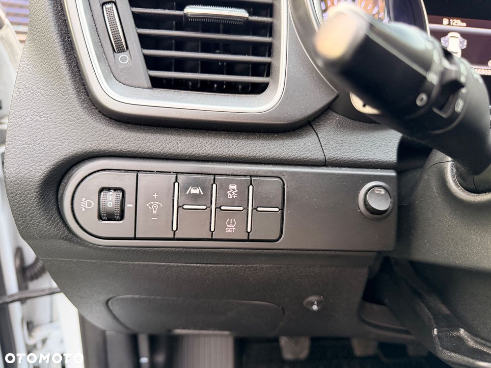 Kia Ceed 1.5 T-GDI M - 23