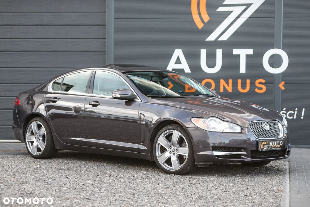Jaguar XF 4.2 Super V8 - 11