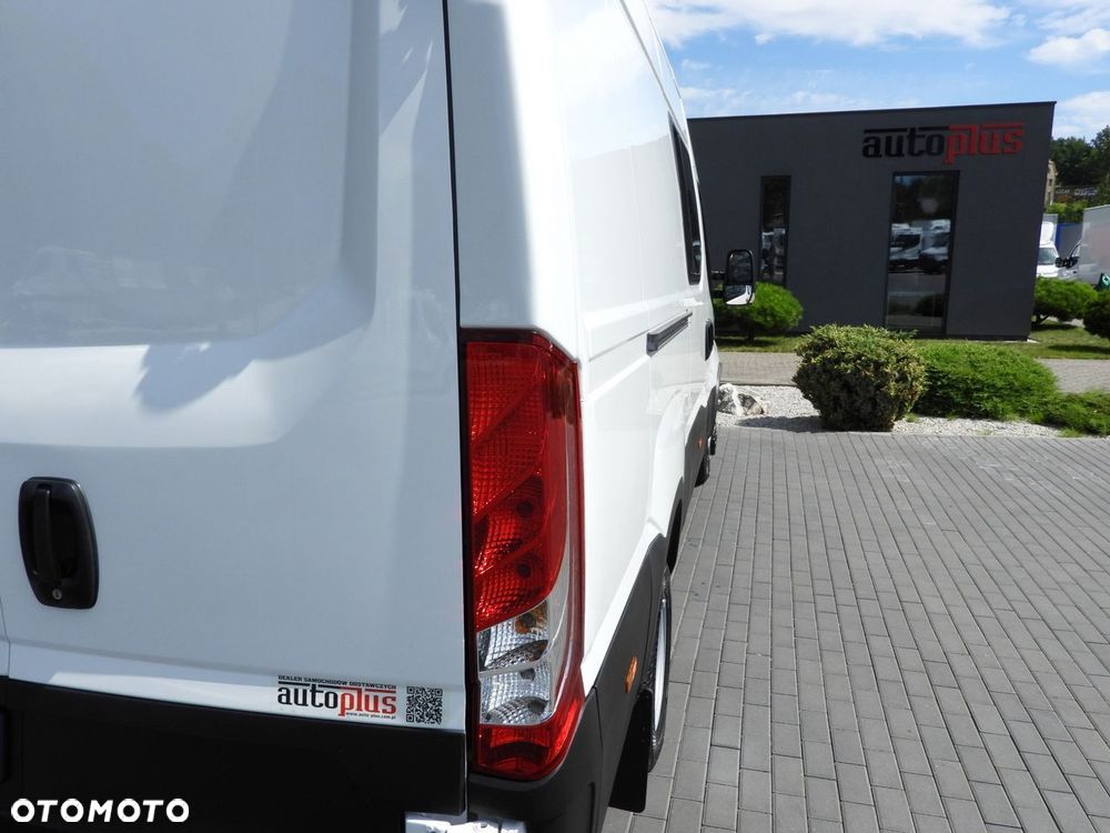 Iveco DAILY 35C16 FURGON BRYGADÓWKA 6 MIEJSC TEMPOMAT BLIŹNIACZE KOŁA KLIMATYZACJA  160KM - 18