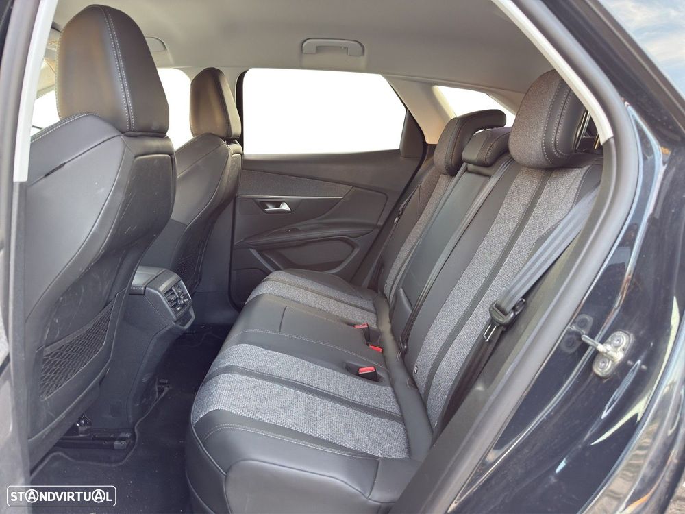 Peugeot 3008 Plug-In Hybrid 225 e-EAT8 Allure Pack - 12