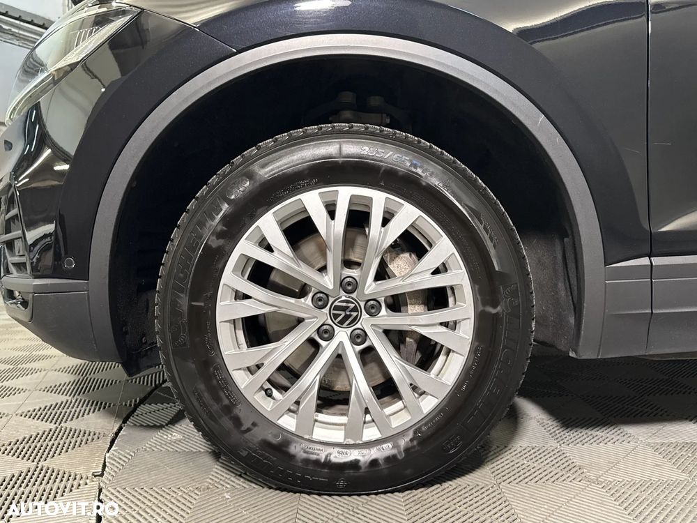 Volkswagen Touareg - 14