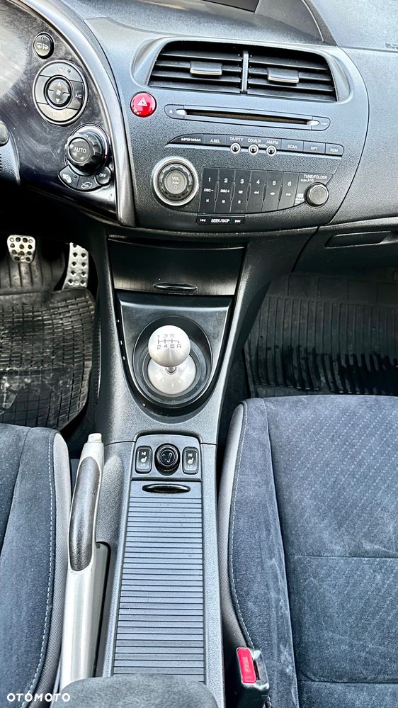 Honda Civic 1.8 Comfort - 24