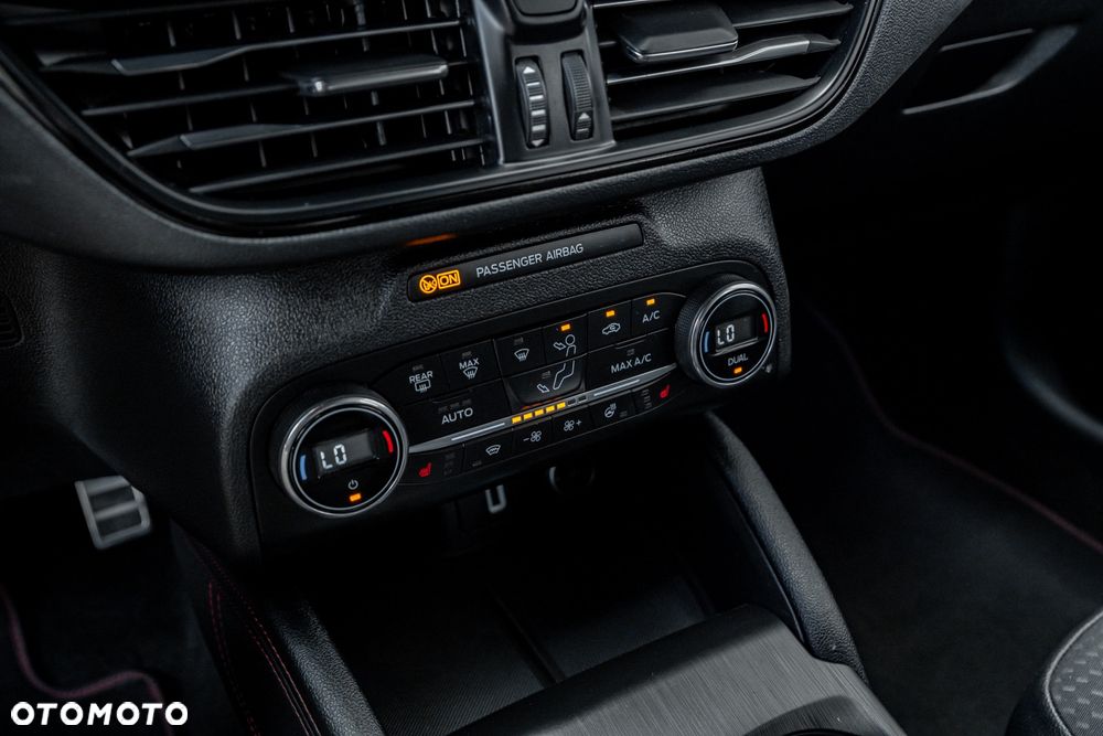 Ford Focus 1.0 EcoBoost Start-Stopp-System ST-LINE X - 32