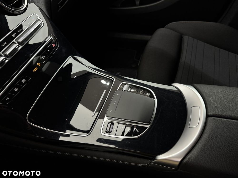 Mercedes-Benz GLC - 25