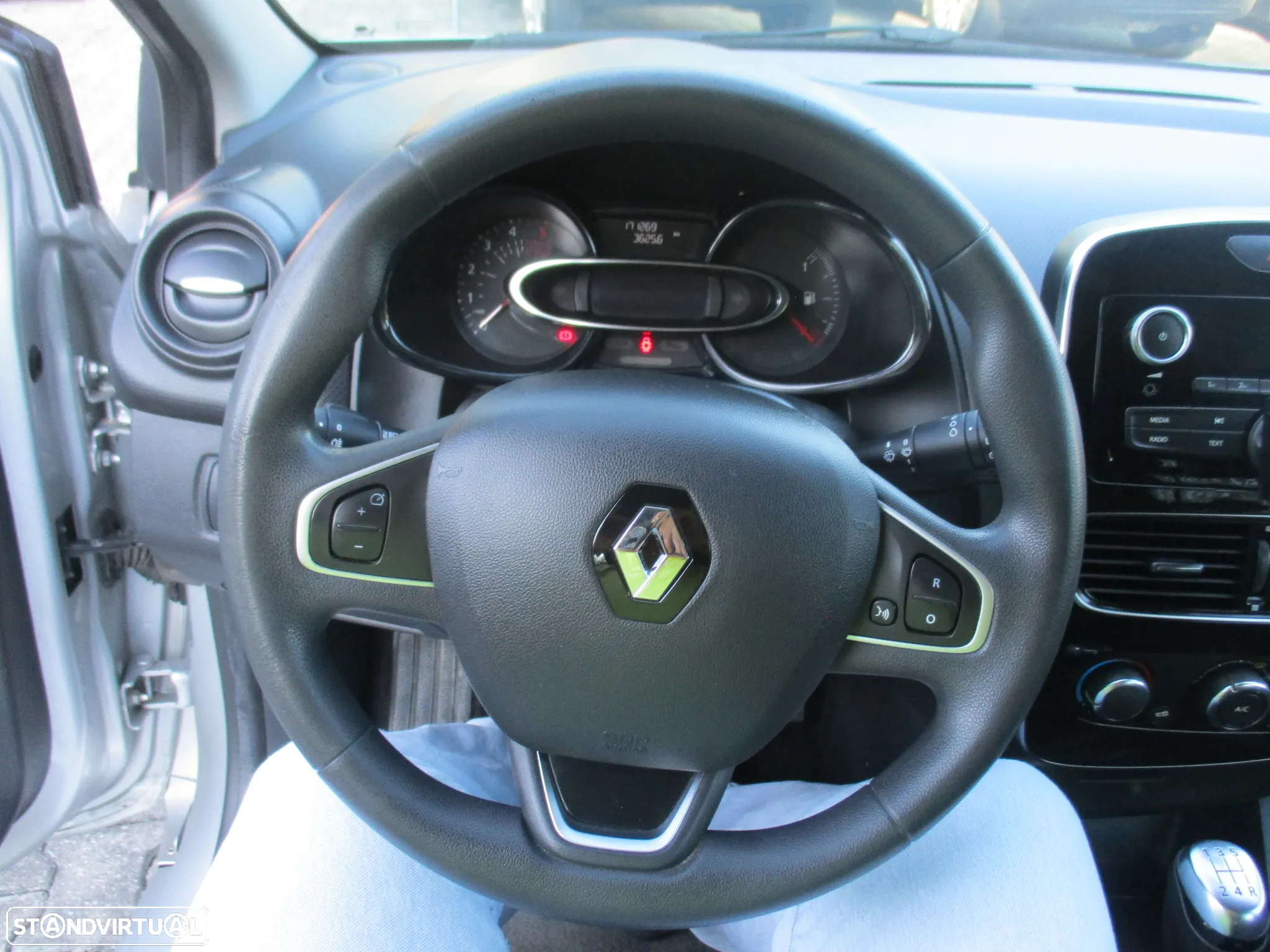 Renault Clio 1.5 dCi Confort - 10