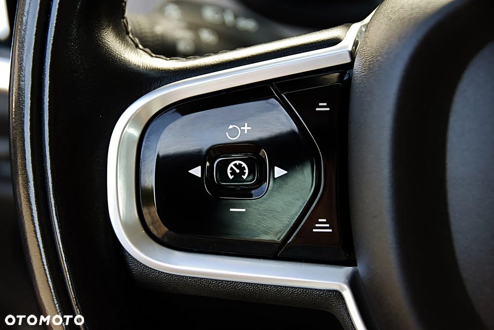 Volvo V90 Cross Country D4 AWD Pro - 27