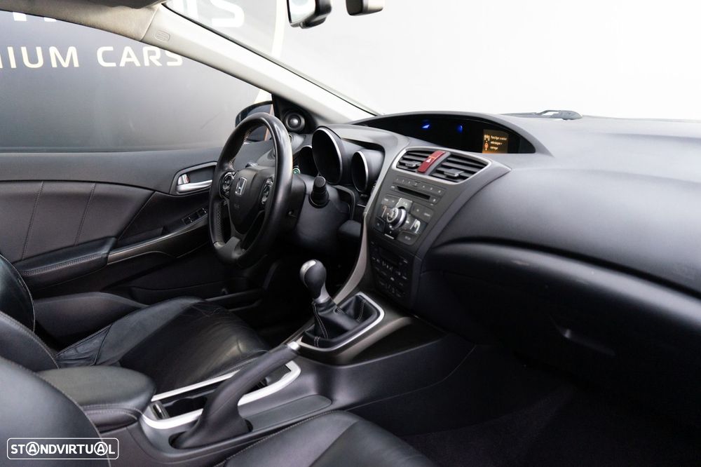 Honda Civic Tourer 1.6 i-DTEC Comfort Navi — fotografia 5