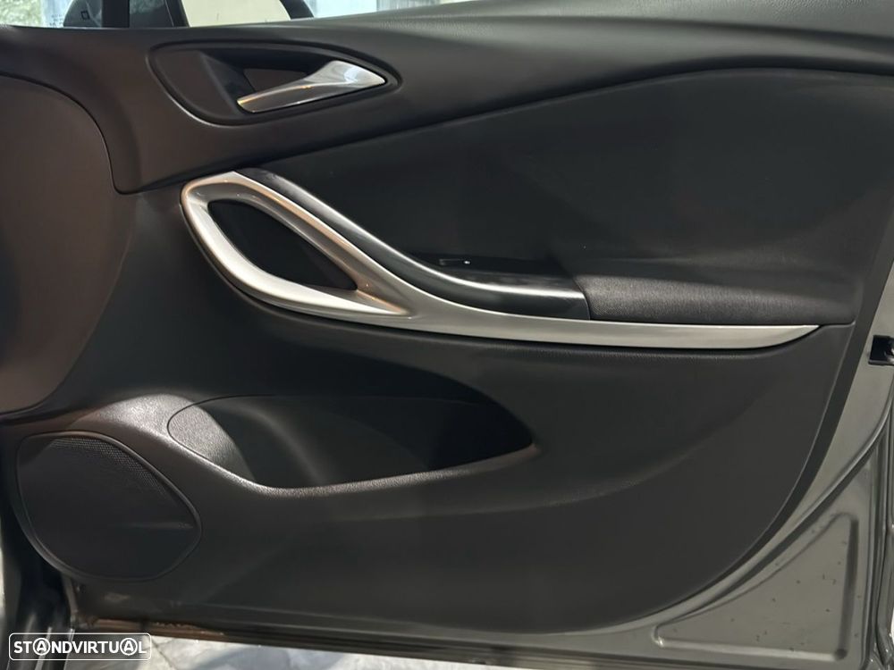 Opel Astra Sports Tourer - 19