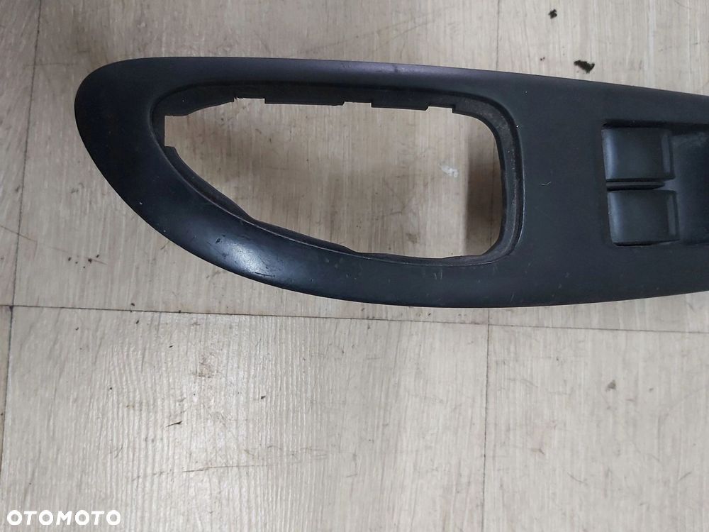 Nissan Primera P12 panel przełącznik szyb lewy przód 25401-AV640 - 2