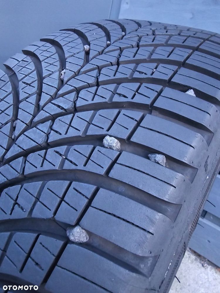 Goodyear Vector 4Seasons Cargo 225/55R17 109/107 H MO V - 2