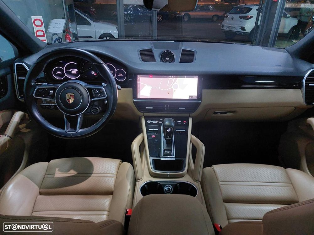 Porsche Cayenne Coupé E-Hybrid - 19