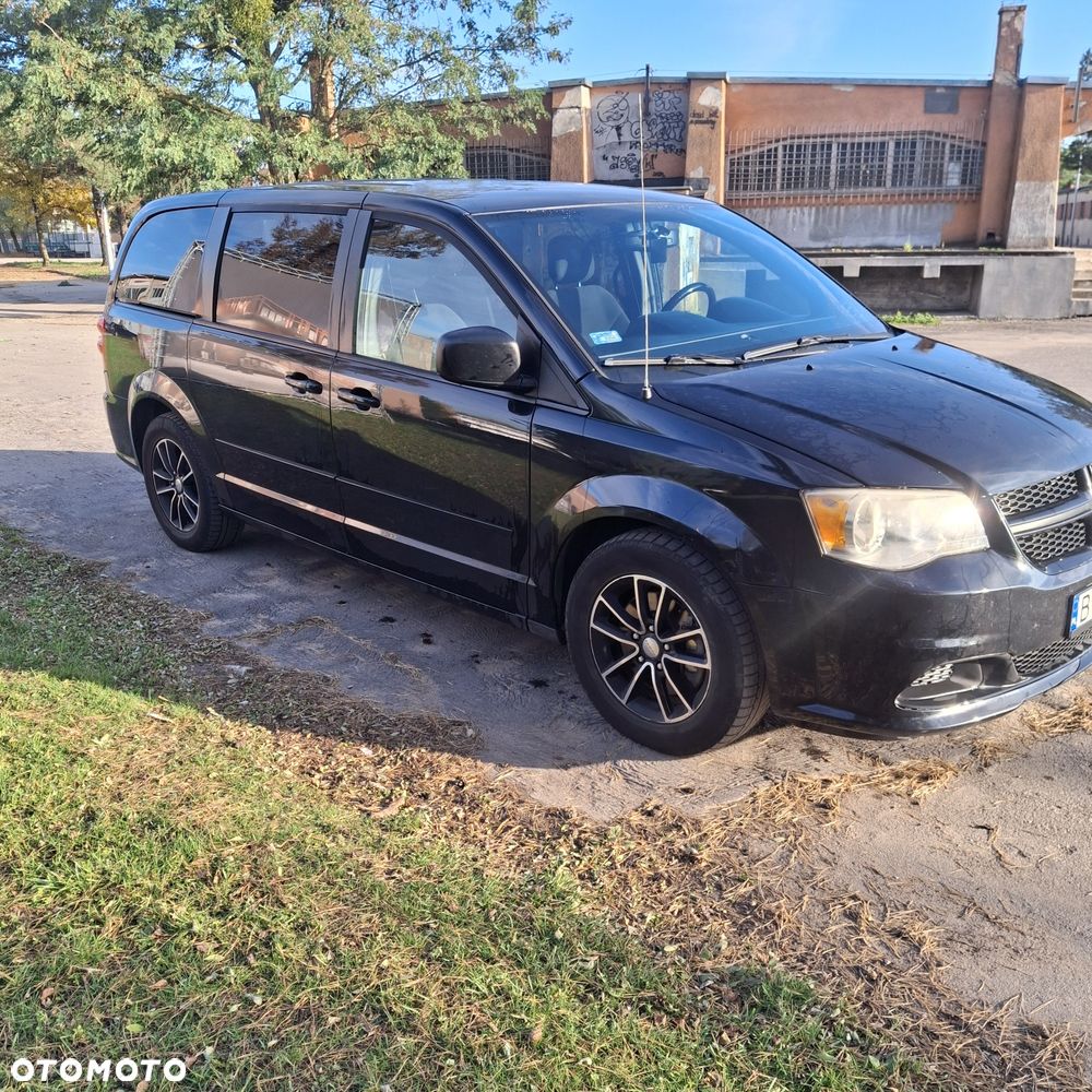 Dodge Caravan - 3