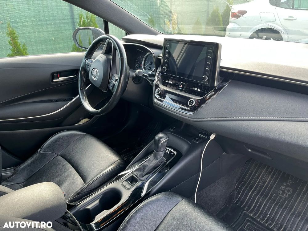 Toyota Corolla Sedan 1.8 HSD Dynamic - 6