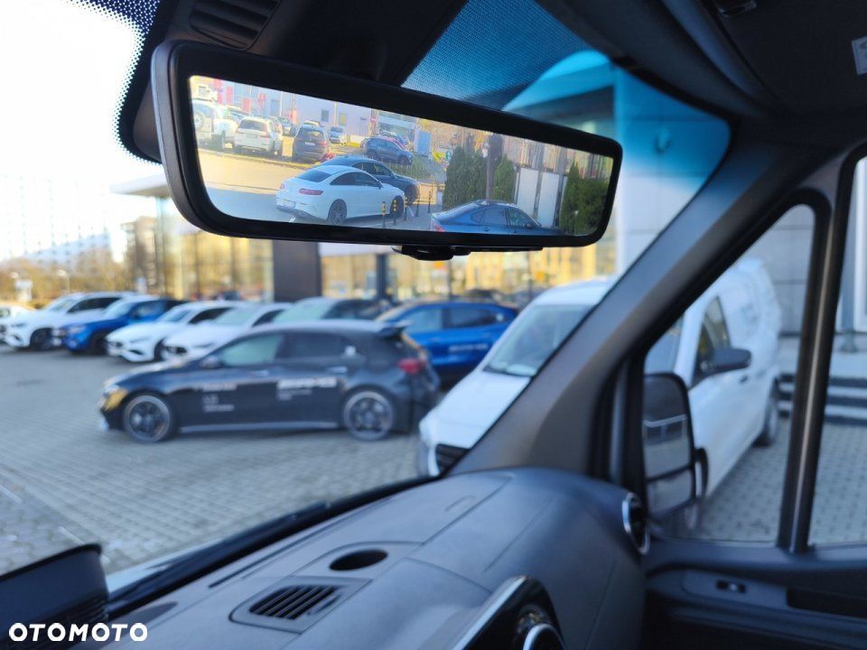 Mercedes-Benz Sprinter - 8