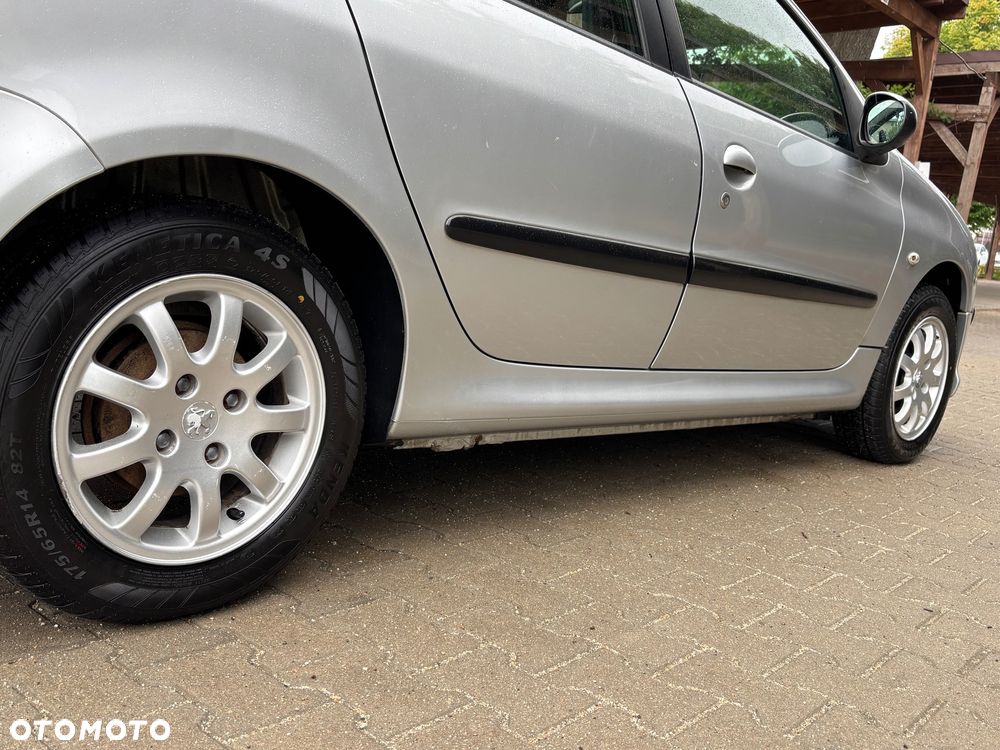Peugeot 206 75 Tendance - 11