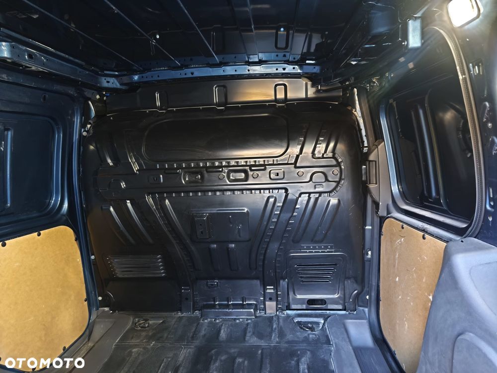 Ford Transit Connect - 8