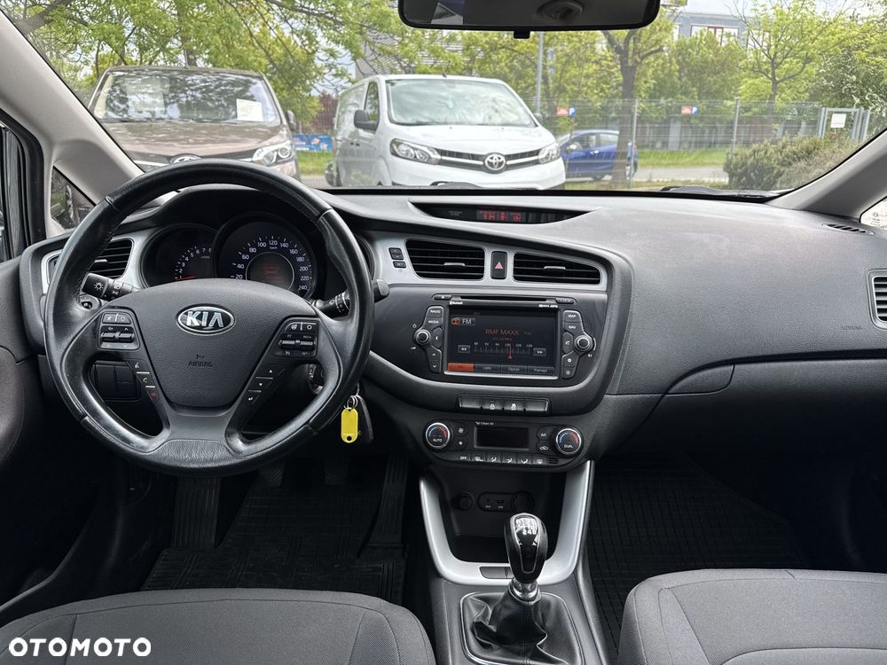 Kia Ceed - 11