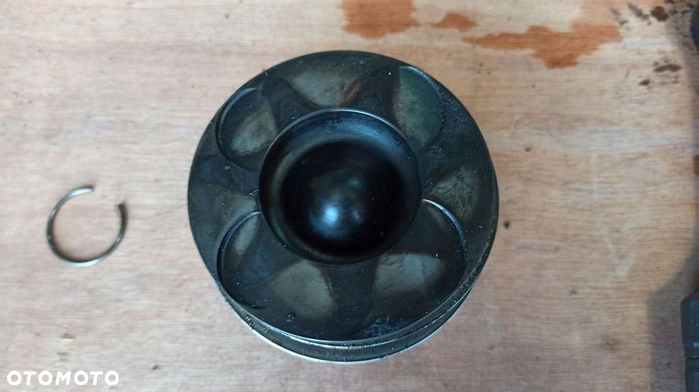 tłok 2.2 cdi sprinter 906 vito r646 150 km biturbo - 1