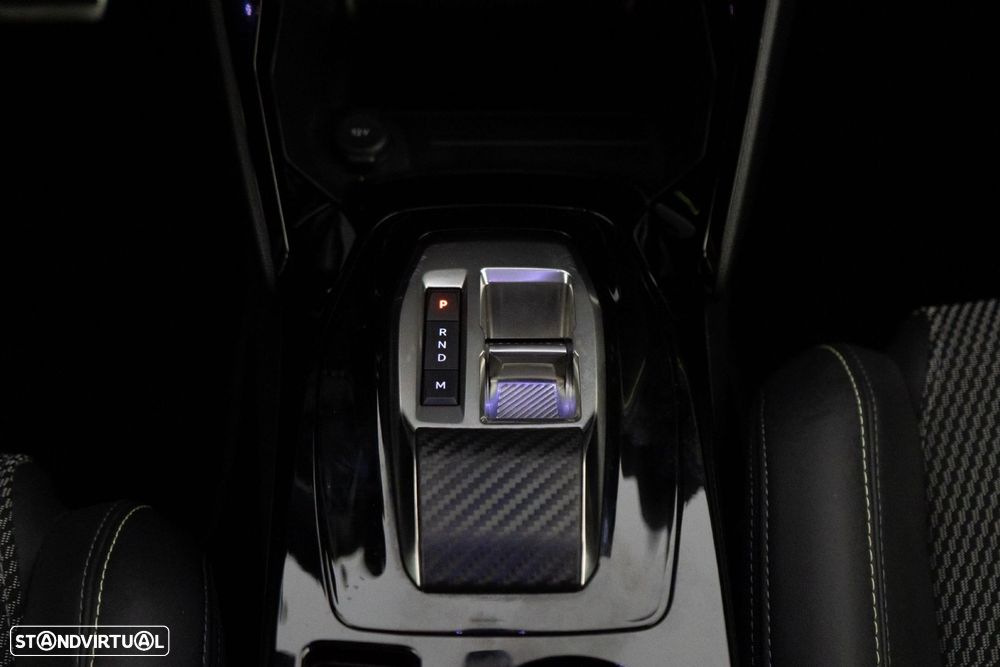 Peugeot 2008 1.2 PureTech GT EAT8 - 28
