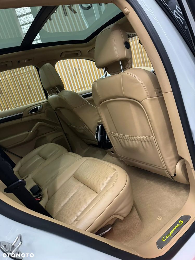 Porsche Cayenne - 12
