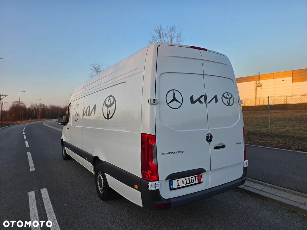 Mercedes-Benz 317 - 7