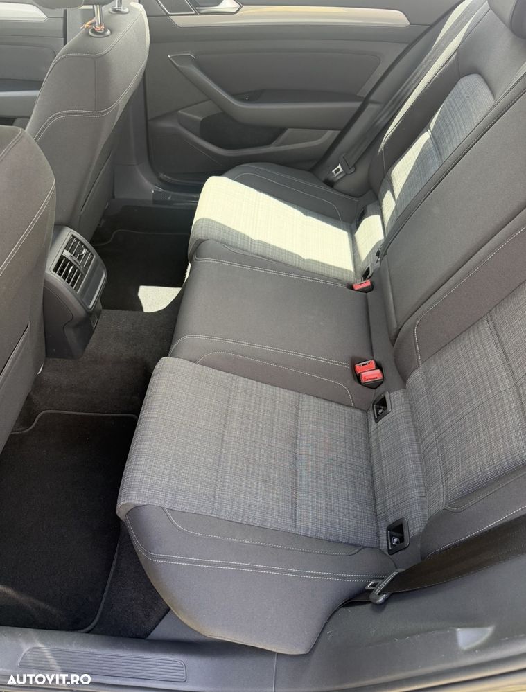 Volkswagen Passat 1.5 TSI ACT DSG Comfortline - 6