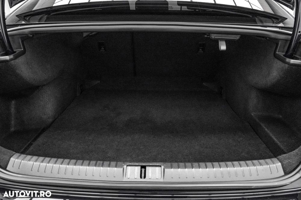 Volkswagen Passat 2.0 TDI DSG Comfortline - 25