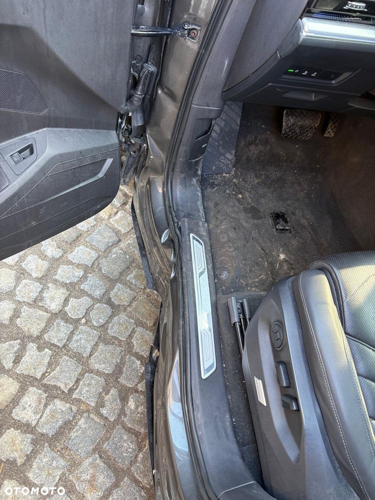 Volkswagen Touareg 3.0 V6 TDI SCR 4Motion Automatik R-Line - 18