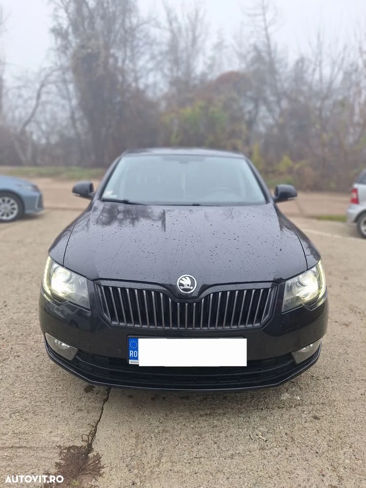 Skoda Superb 2.0 TDI 4X4 Elegance - 1