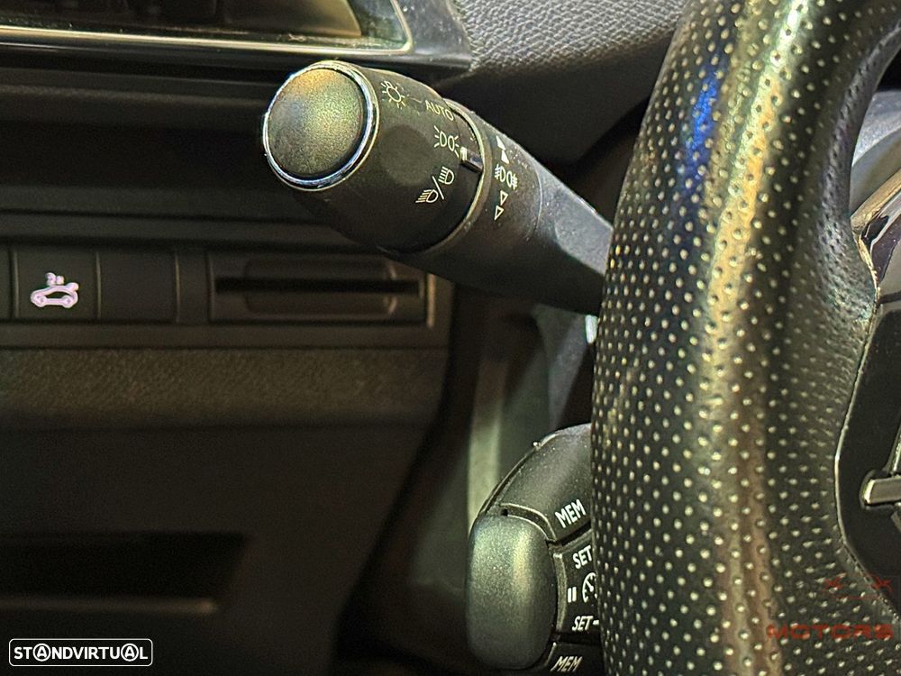 Peugeot 3008 1.2 PureTech GT Line EAT8 - 25