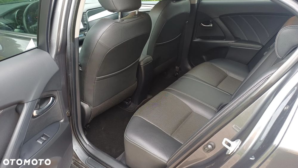 Toyota Avensis 1.8 Prestige - 22
