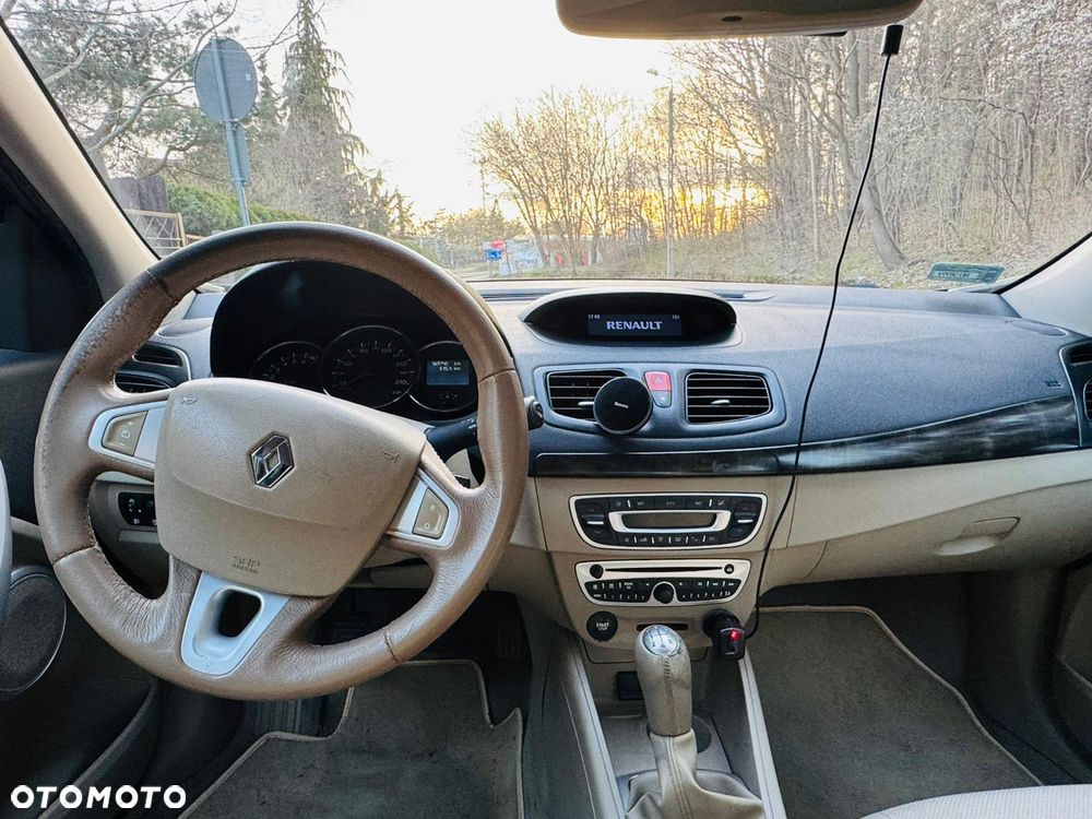 Renault Fluence 1.6 16V Privilege - 9