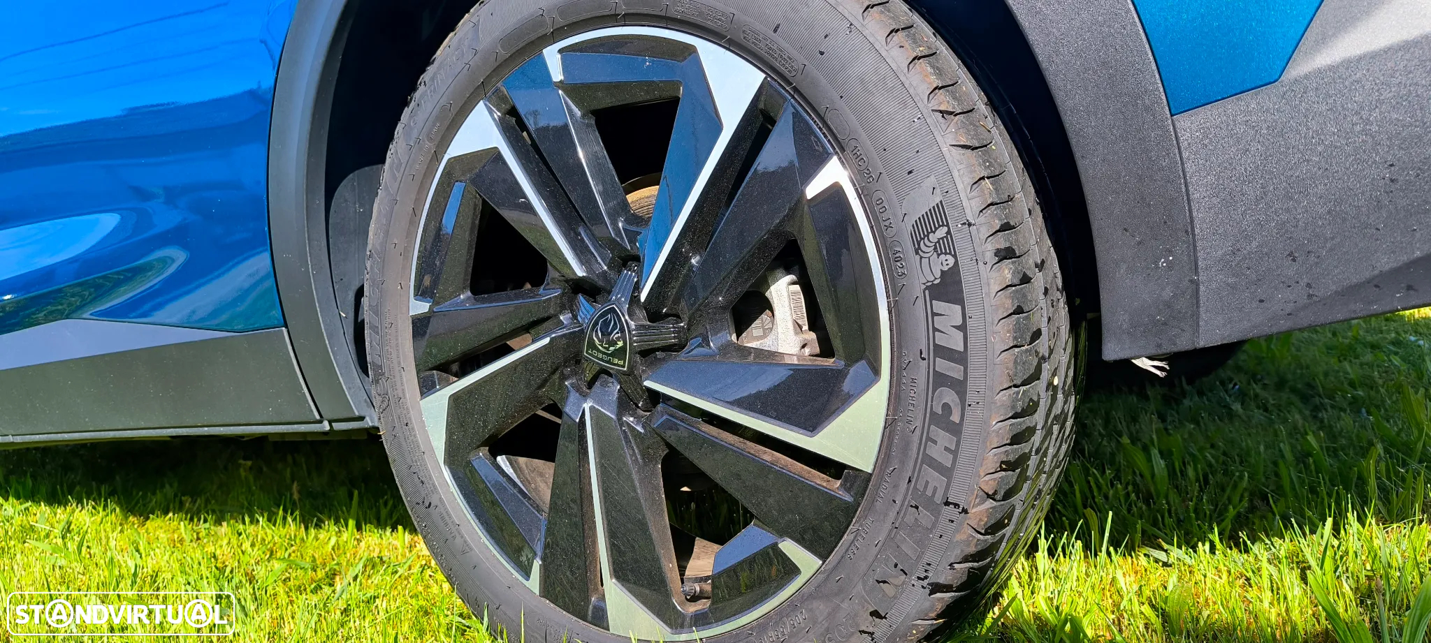 Peugeot 408 1.2 PureTech Allure Pack EAT8 - 24