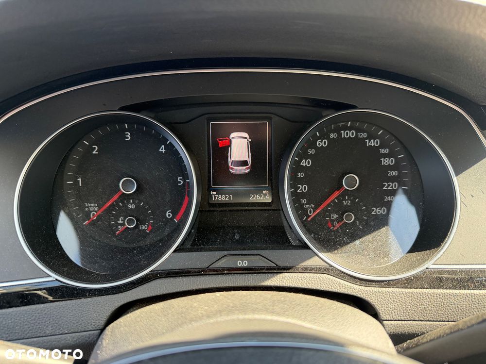 Volkswagen Passat 2.0 TDI SCR DSG Elegance - 8