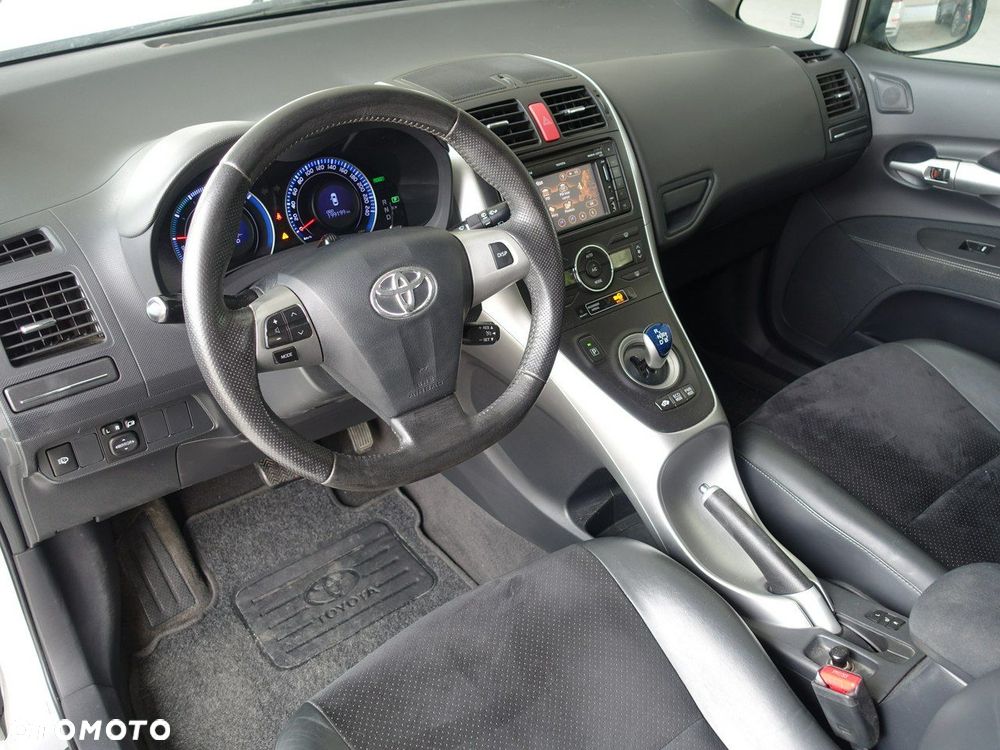 Toyota Auris - 13