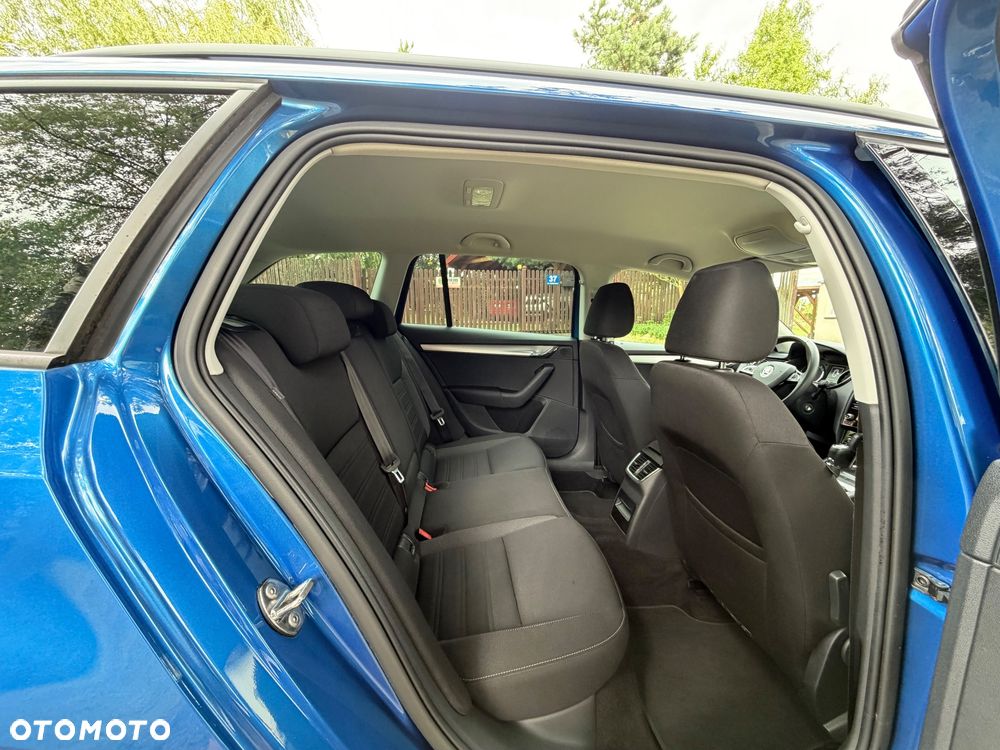 Skoda Octavia 1.6 TDI DSG Style - 31