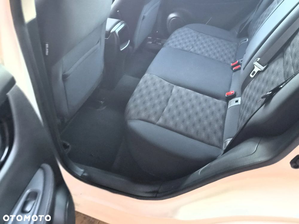 Nissan Qashqai 1.6 DCi Xtronic N-Connecta - 9