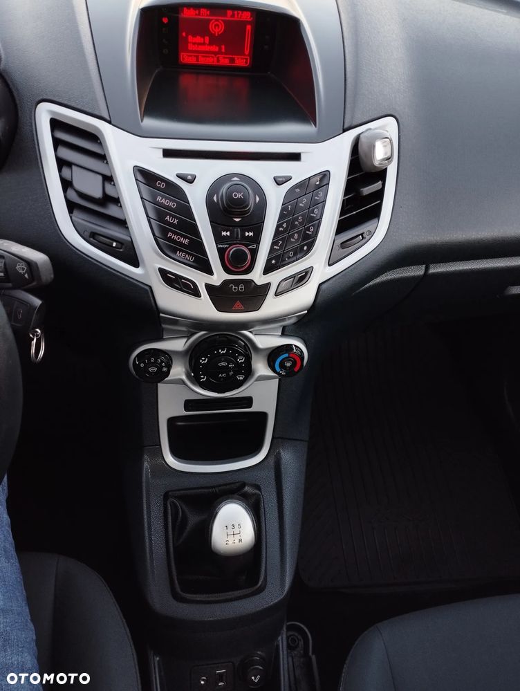 Ford Fiesta - 13