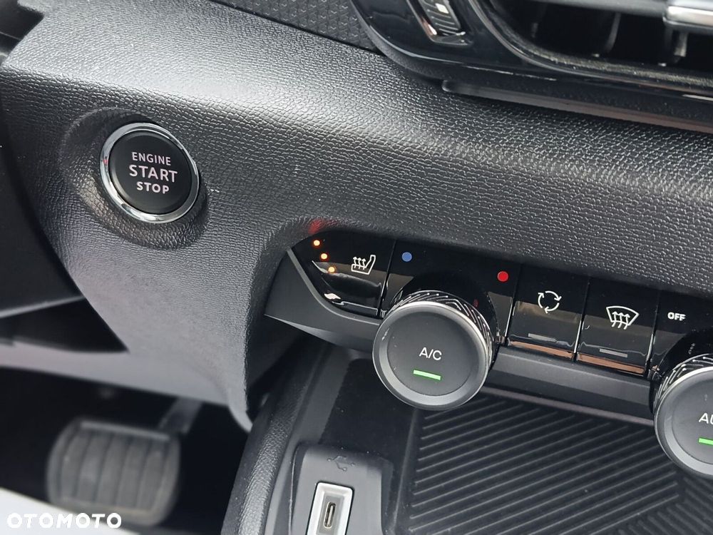 Citroën C4 1.2 PureTech Max S&S EAT8 - 29