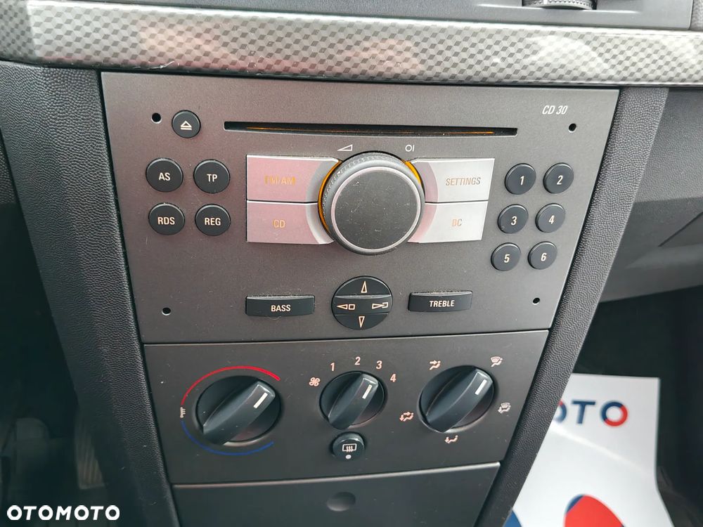 Opel Corsa 1.4 16V Cosmo - 23