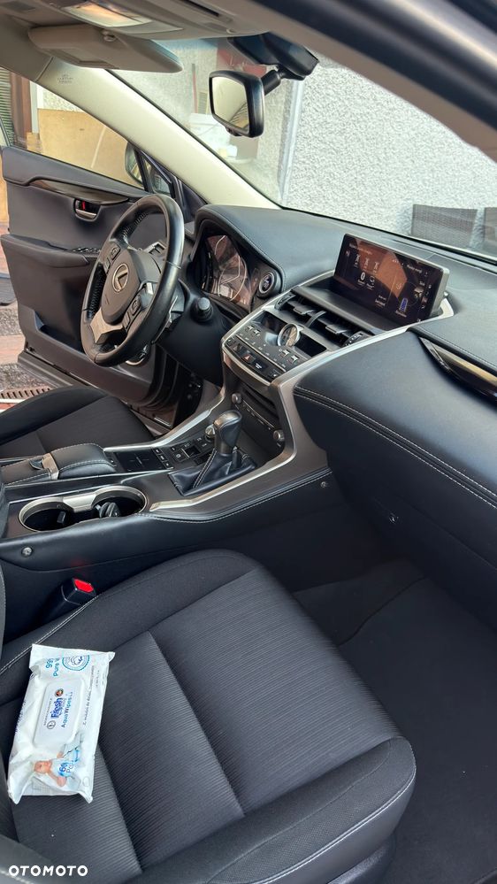 Lexus NX 300h Elegance + Business AWD - 12